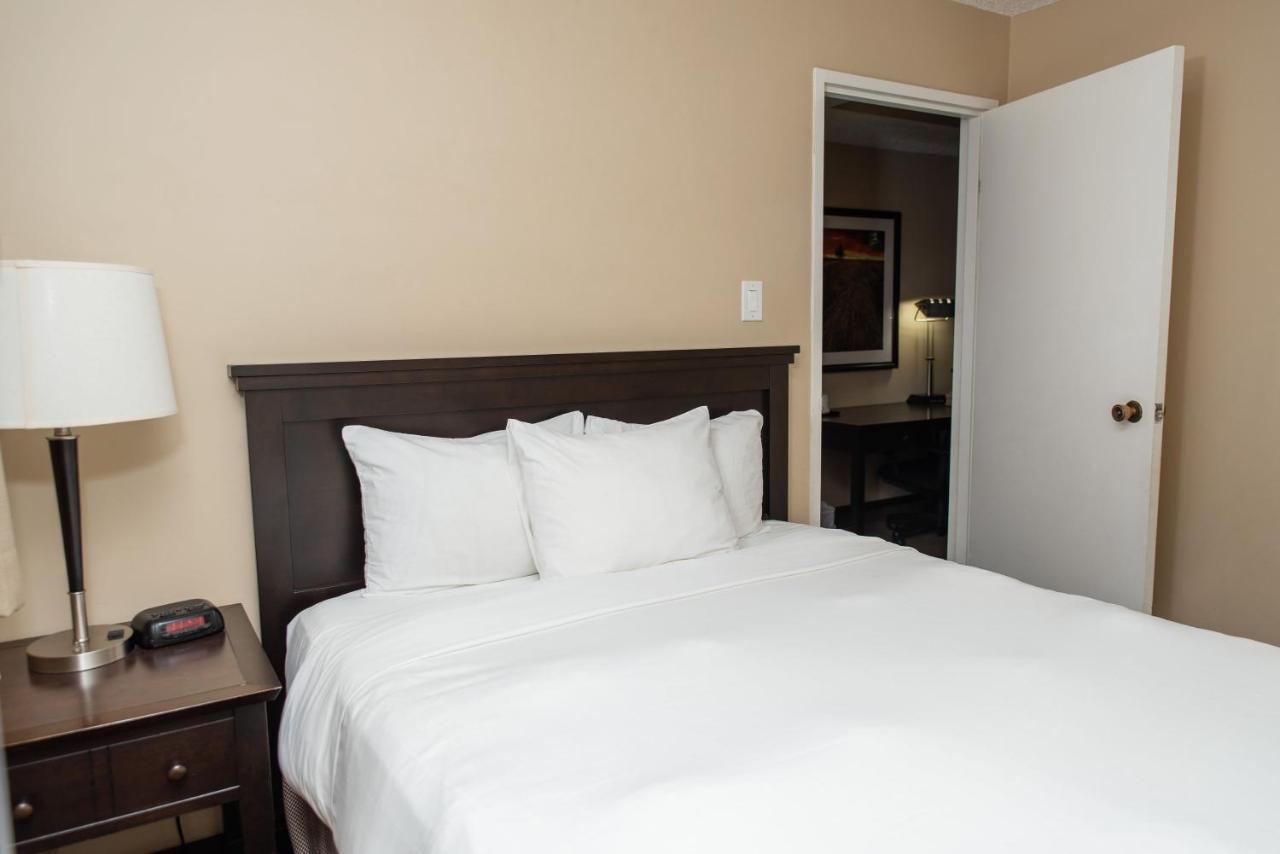 Baymont By Wyndham Red Deer Hotel Exterior photo