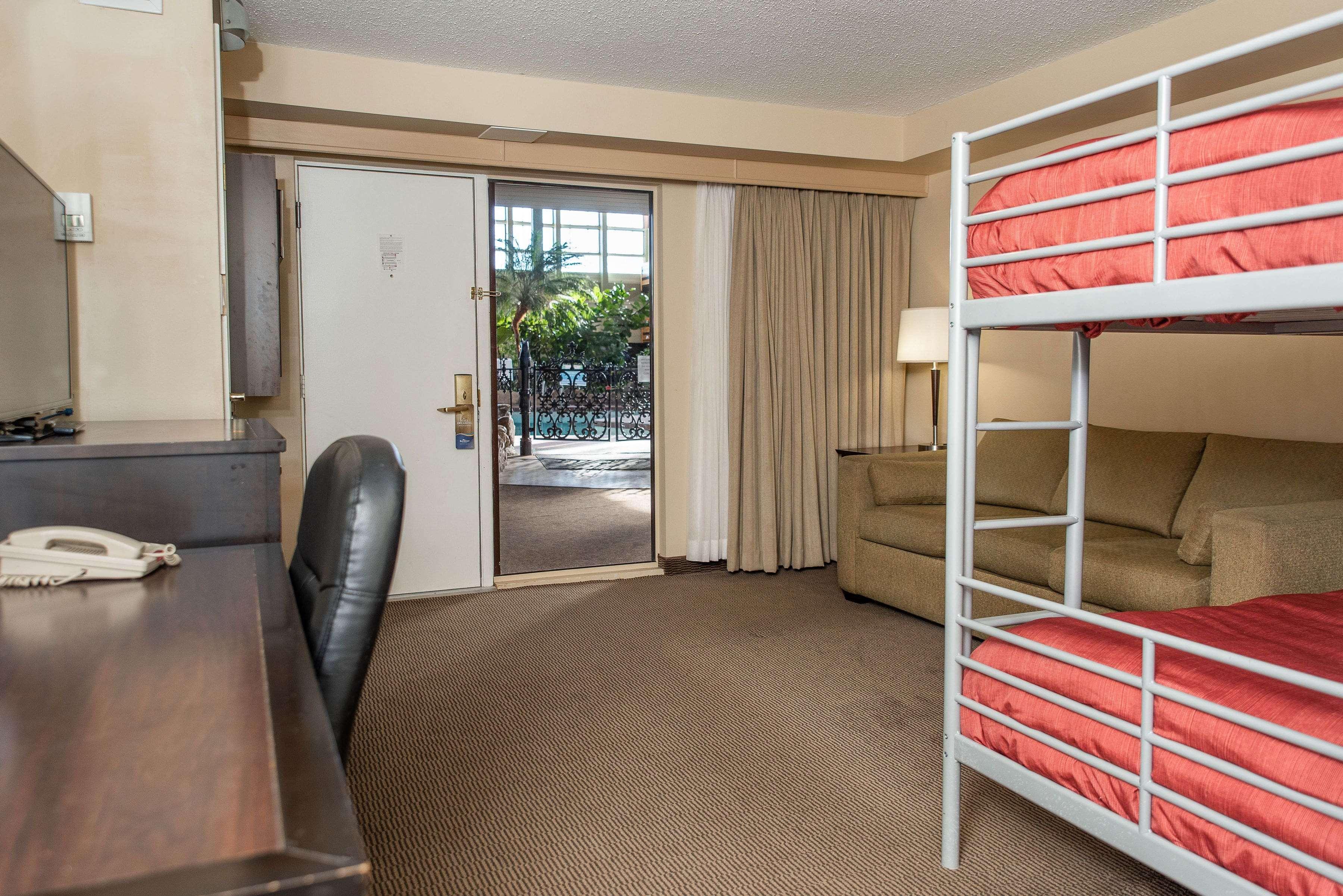 Baymont By Wyndham Red Deer Hotel Exterior photo