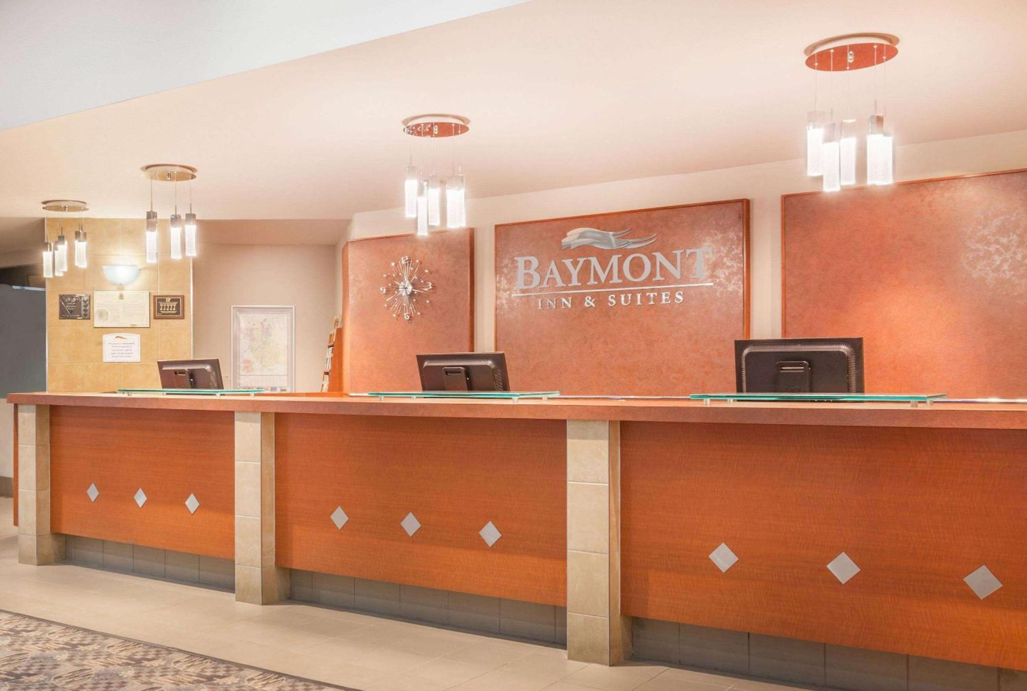 Baymont By Wyndham Red Deer Hotel Exterior photo