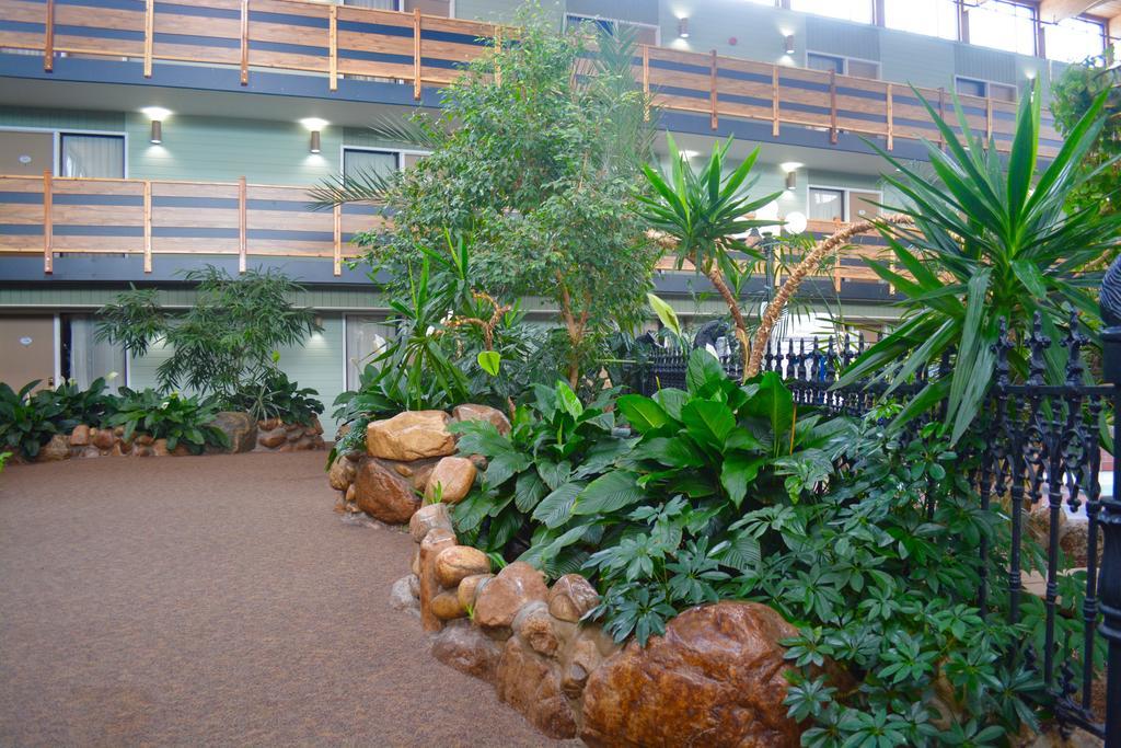 Baymont By Wyndham Red Deer Hotel Exterior photo