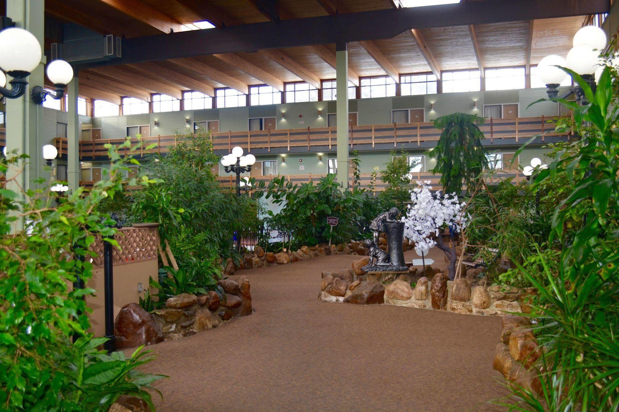 Baymont By Wyndham Red Deer Hotel Exterior photo