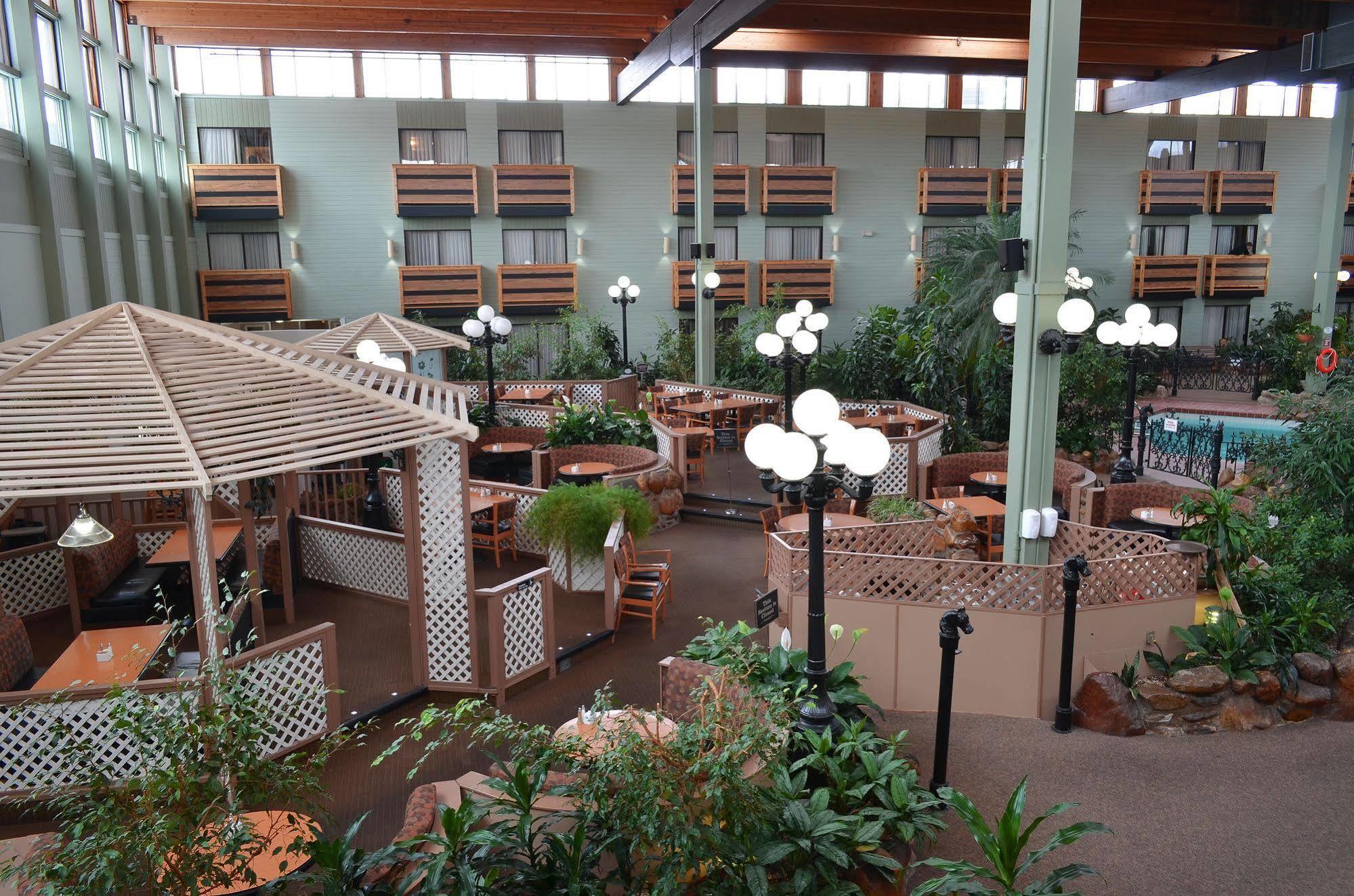 Baymont By Wyndham Red Deer Hotel Exterior photo