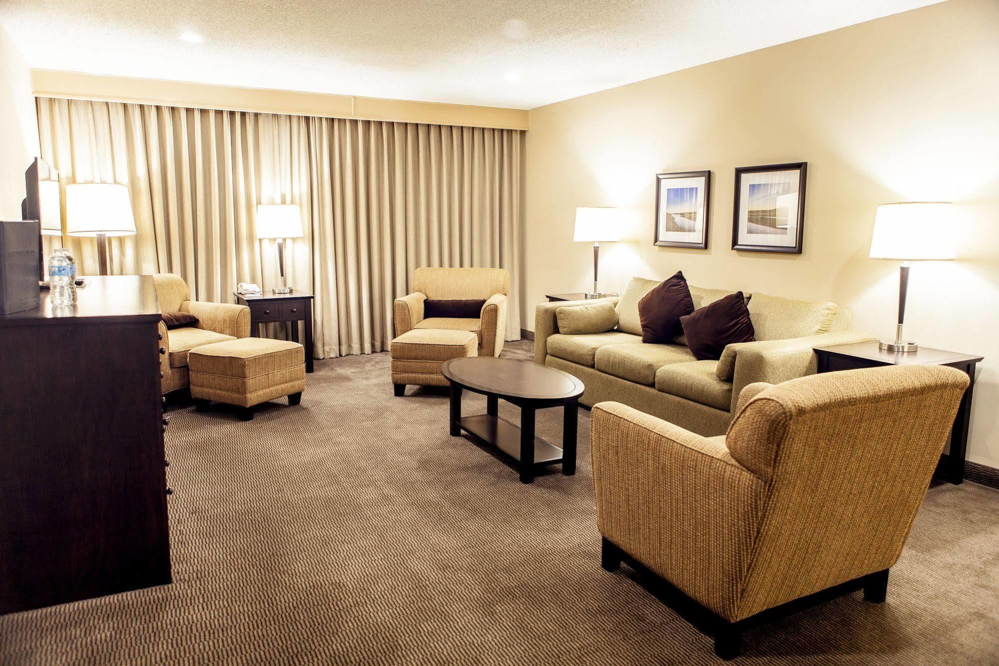 Baymont By Wyndham Red Deer Hotel Exterior photo