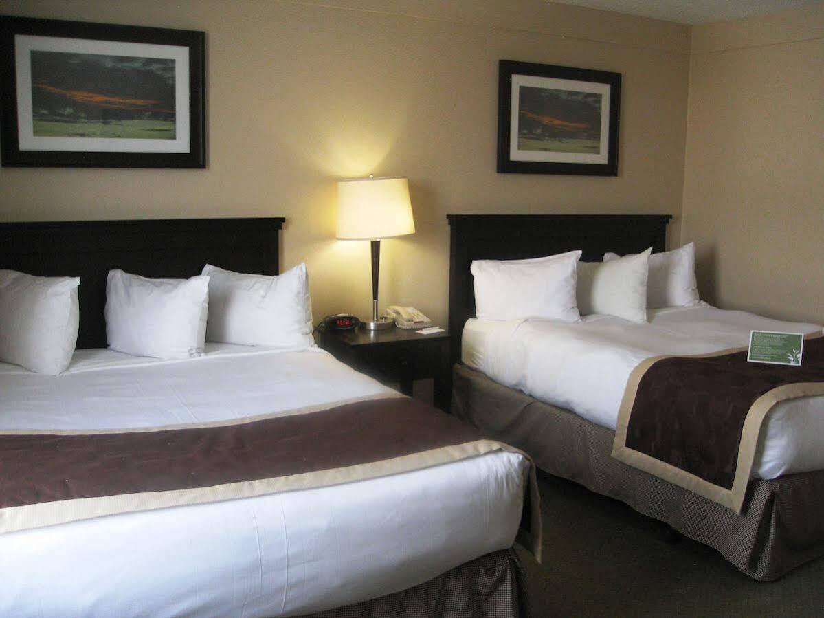 Baymont By Wyndham Red Deer Hotel Exterior photo
