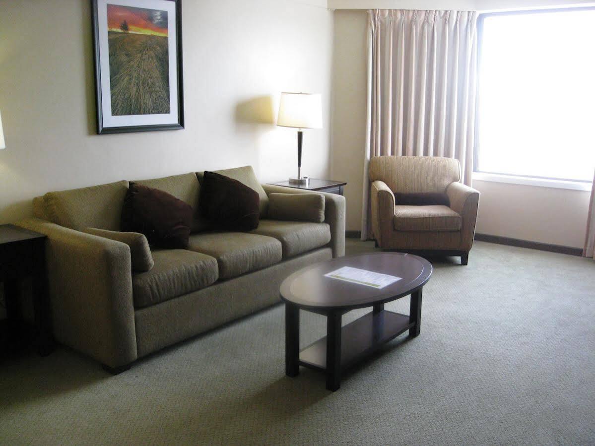 Baymont By Wyndham Red Deer Hotel Exterior photo